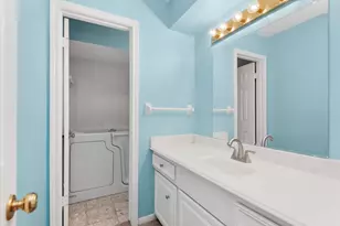 5607 Arncliffe Dr, Houston, TX 77088 - Photo 29