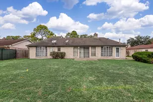 5607 Arncliffe Dr, Houston, TX 77088 - Photo 5