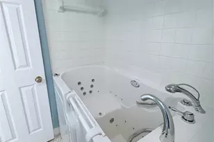 5607 Arncliffe Dr, Houston, TX 77088 - Photo 31