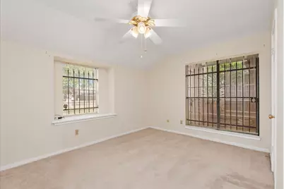 5607 Arncliffe Drive, Houston, TX 77088 - Photo 27