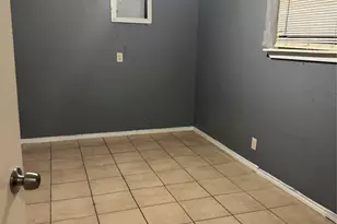 9312 Manchester St, Houston, TX 77012 - Photo 11