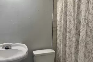 9312 Manchester St, Houston, TX 77012 - Photo 7