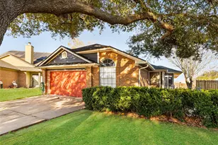 75 Avocado Ct, Lake Jackson, TX 77566 - Photo 1