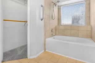 75 Avocado Ct, Lake Jackson, TX 77566 - Photo 19