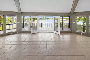 110 Bayou Dr, Baytown, TX 77520 - Photo 9