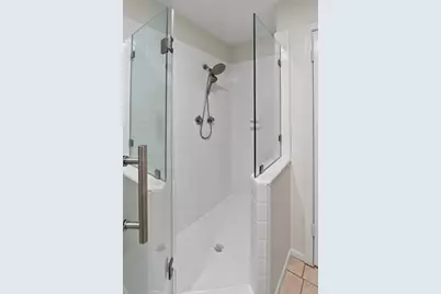 110 Bayou Drive, Baytown, TX 77520 - Photo 15