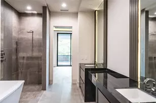 409 W Saulnier St, Houston, TX 77019 - Photo 43