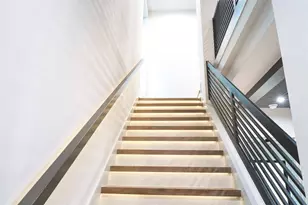 409 W Saulnier St, Houston, TX 77019 - Photo 11