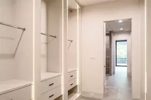 409 W Saulnier St, Houston, TX 77019 - Photo 47