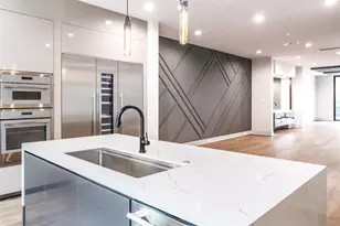 409 W Saulnier St, Houston, TX 77019 - Photo 19