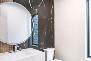 409 W Saulnier St, Houston, TX 77019 - Photo 25