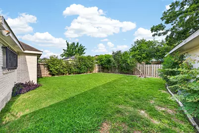 6215 Sanford Road, Houston, TX 77096 - Photo 9
