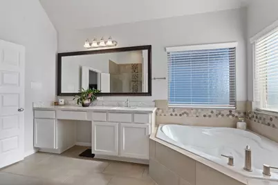 10617 Centre Green Way Way, Houston, TX 77043 - Photo 35