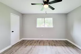 12922 Claygate Dr, Houston, TX 77047 - Photo 11