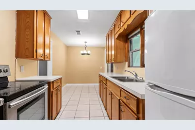 2001 14th Avenue N, Texas City, TX 77590 - Photo 7
