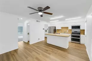 9243 Westwood Village Dr, Houston, TX 77036 - Photo 3