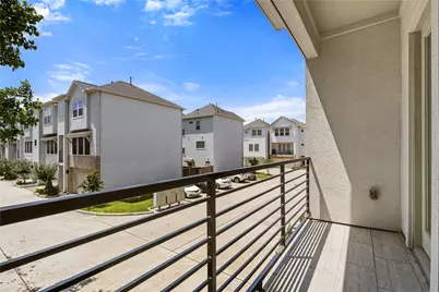 2102 Bello Amanecer Lane, Houston, TX 77055 - Photo 11