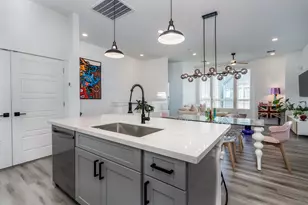 8324 Springwood Cyn Ln, Houston, TX 77055 - Photo 15