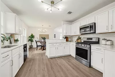 5505 Savannah Woods Lane, Rosharon, TX 77583 - Photo 9