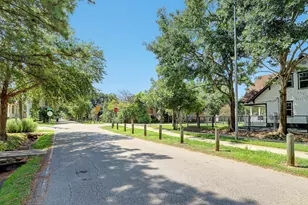 602 Aurora St, Houston, TX 77008 - Photo 27