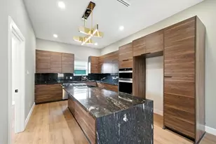 8307 Double St, Houston, TX 77088 - Photo 7