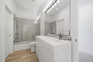 7002 Newcastle St, Bellaire, TX 77401 - Photo 15