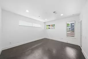 7002 Newcastle St, Bellaire, TX 77401 - Photo 25