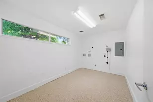7002 Newcastle St, Bellaire, TX 77401 - Photo 9