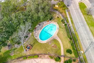 58 Bayou Pointe Dr, Houston, TX 77063 - Photo 21