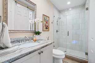 58 Bayou Pointe Dr, Houston, TX 77063 - Photo 5