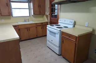 1008 Meadowlane St, Angleton, TX 77515 - Photo 3