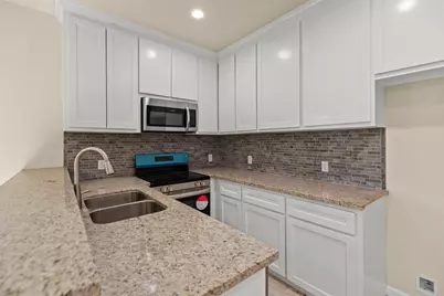 7750 Avenue J, Houston, TX 77012 - Photo 9