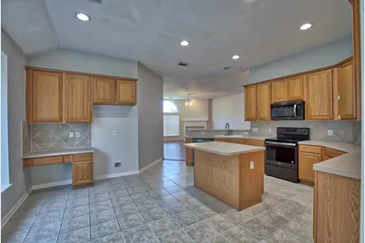 6715 Village Bridge Drive, Humble, TX 77346 - Photo 9