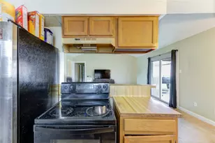 8610 Bluebonnet St, Highlands, TX 77562 - Photo 11