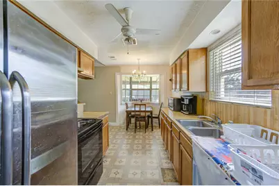 8610 Bluebonnet Street, Highlands, TX 77562 - Photo 13