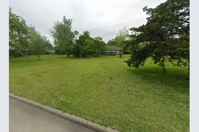 815 Bowie Street, Baytown, TX 77520 - Photo 1