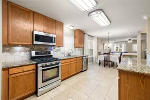 10230 E Summit Canyon Dr, Houston, TX 77095 - Photo 11