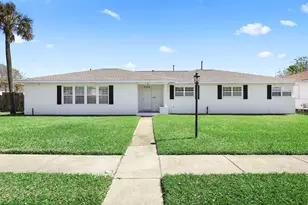 2206 Wimcrest St, Galveston, TX 77551 - Photo 1