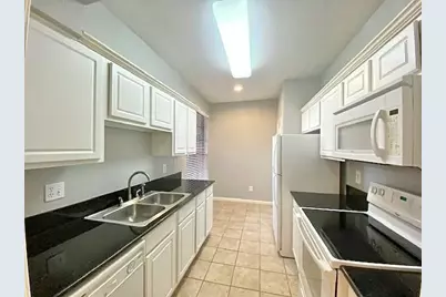 2255 Braeswood Park Drive #204, Houston, TX 77030 - Photo 5