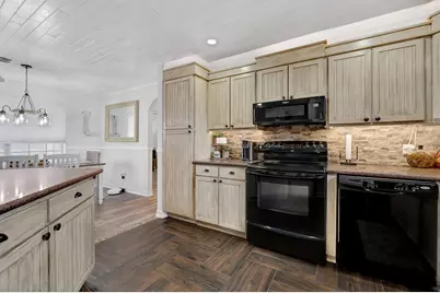 21219 Horse Shoe Drive, Manvel, TX 77578 - Photo 13