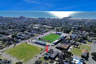 1213 28th St, Galveston, TX 77550 - Photo 3