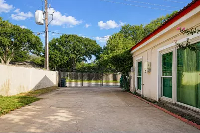 601 Westview Terrace Drive, Sealy, TX 77474 - Photo 35