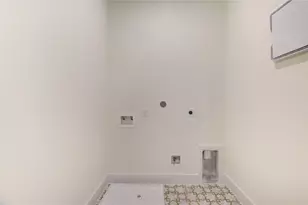 6129 Pacific Frst Dr, Houston, TX 77091 - Photo 11