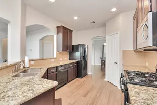 2703 Lakecrest River Dr, Katy, TX 77493 - Photo 9