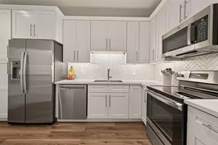 3330 Las Palmas St, Houston, TX 77027 - Photo 9