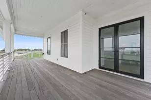 10818 Sweetwater Cove Blvd, Galveston, TX 77554 - Photo 13