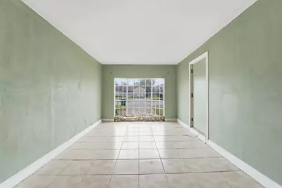 5711 Belmark Street, Houston, TX 77033 - Photo 9