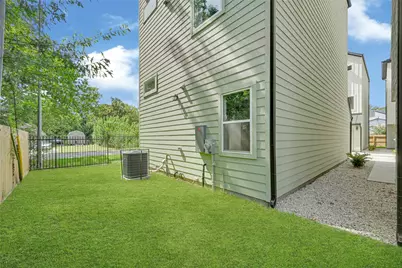 6532 Goldspier Street, Houston, TX 77091 - Photo 25