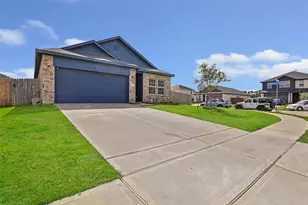 9910 Pne Frst Ct, Baytown, TX 77521 - Photo 3