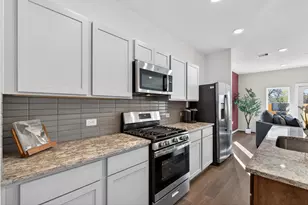 9114 Highland Northern Wy, Houston, TX 77088 - Photo 9
